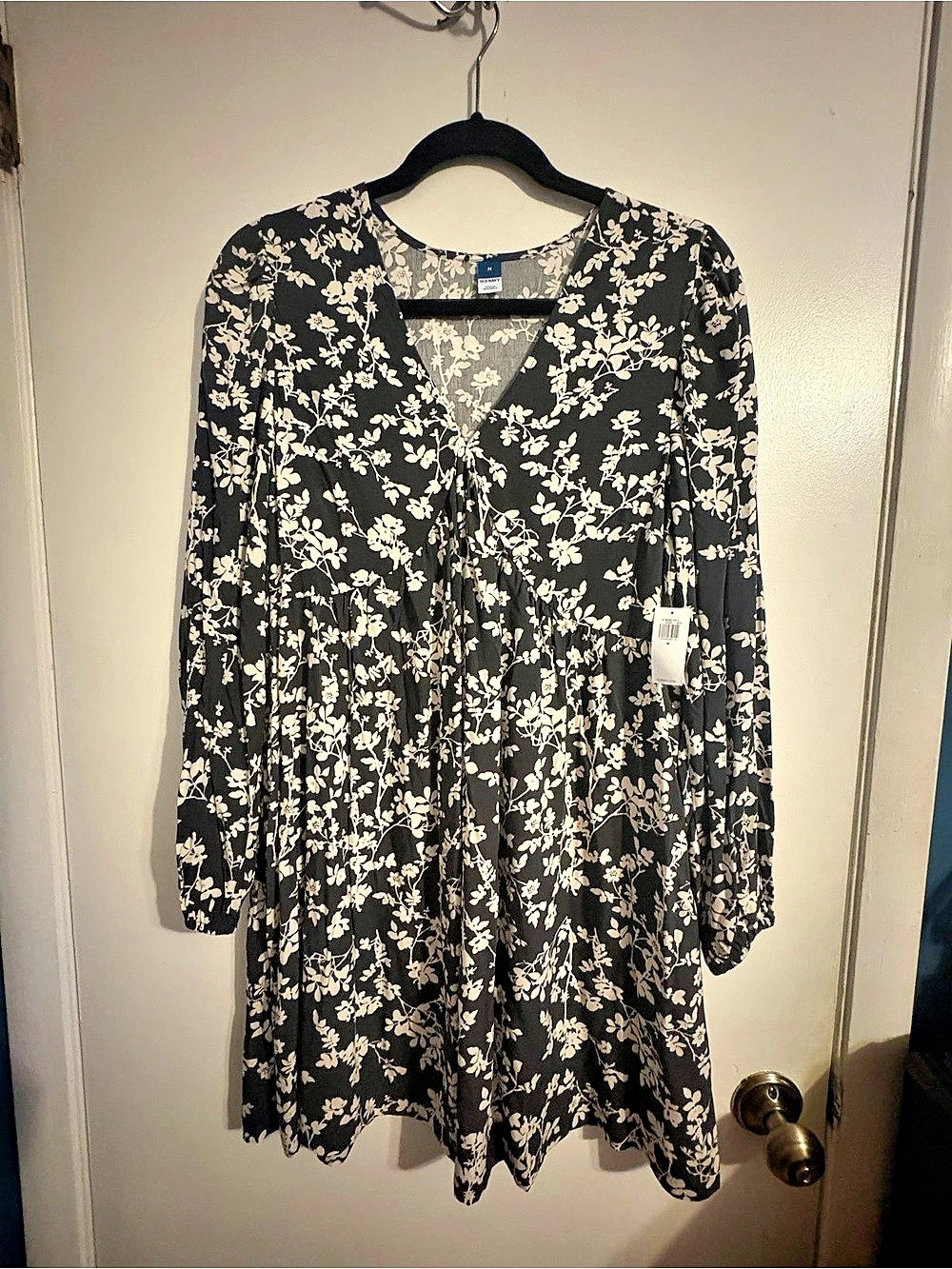 Old Navy Floral Mini Swing Dress Dark Heather Grey & Cream. NWT.